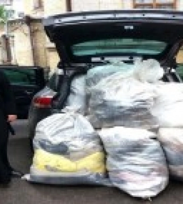 На Житомирщині священники УПЦ передали гуманітарну допомогу ЗСУ та біженцям