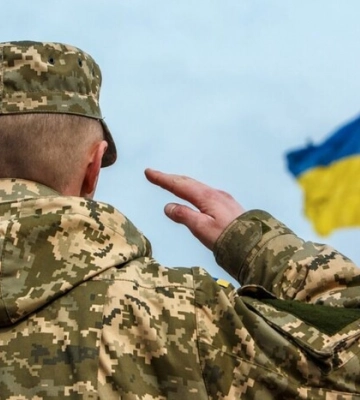 У Козачій Лопані встановлено прапор України 