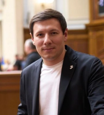 "Слуга" Красов потрапив у ДТП на Житомирщині "Слуга" Красов потрапив у ДТП на Житомирщині