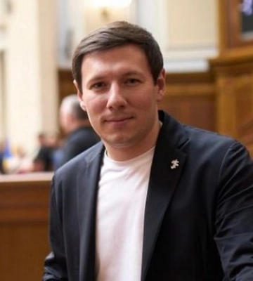 Нардеп від Слуги народу потрапив у ДТП - ЗМІ Нардеп від Слуги народу потрапив у ДТП - ЗМІ