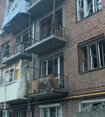 Окупанти обстрілюють Салтівський район Харкова, 5 поранених. Приліт на дах дев’ятиповерхівки. ВIДЕО (оновлено)