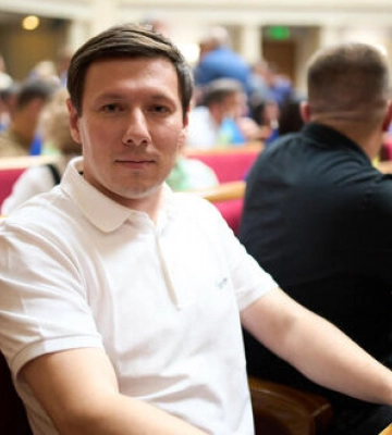 "Слуга народу" Красов на швидкості під 200 км/год потрапив у ДТП на Житомирщині, - ЗМІ "Слуга народу" Красов на швидкості під 200 км/год потрапив у ДТП на Житомирщині, - ЗМІ