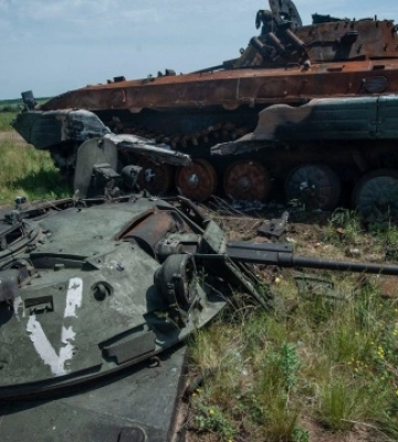 Покинули під час відступу: на Донеччині показали знищену і трофейну російську техніку