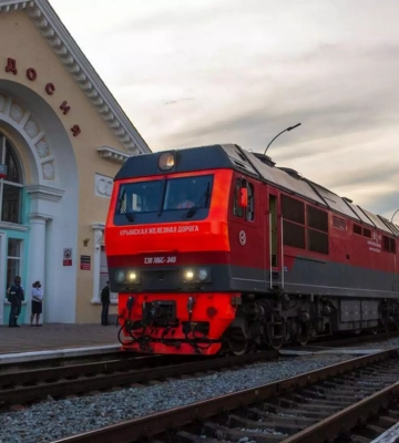 Взрывы в Крыму: повреждена железная дорога, которой РФ перекидывала войска на юг Украины