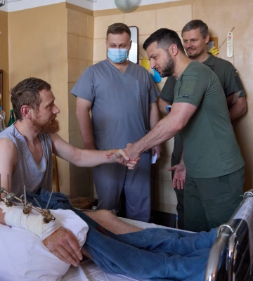 Зеленський у Львові відвідав лікарню, де надають меддопомогу військовим