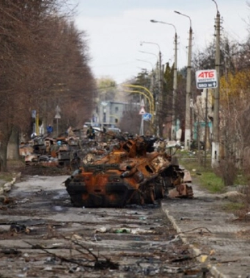 Туризм на крові. Оператори запустили тури в деокуповані міста, виник скандал