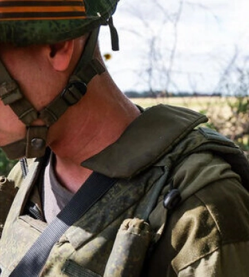 Підрозділи окупантів на Херсонщині не можуть забезпечити себе питною водою та тікають через Дніпро на вкрадених моторках, - ГУР