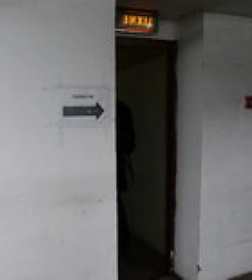 В Киеве спасатели будут срезать замки с укрытий, закрытых во время тревоги
