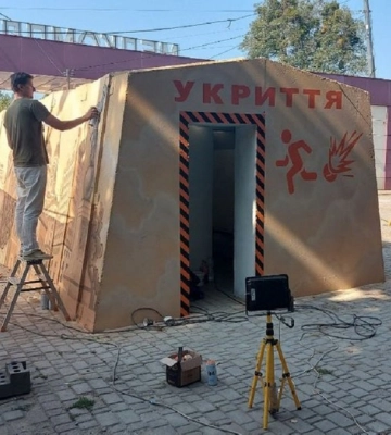 У Харкові встановили перше укриття на зупинці громадського транспорту