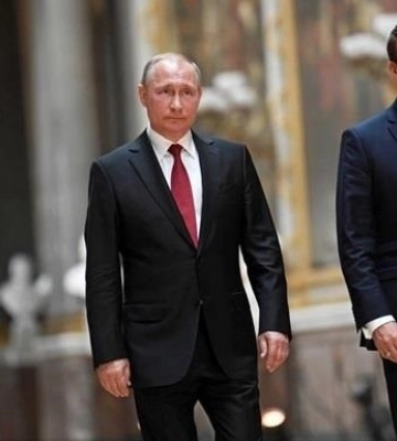 Макрон уперше з травня зателефонував Путіну