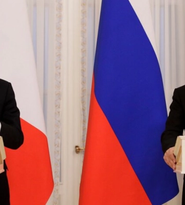 Макрон позвонил Путину из-за ситуации вокруг Запорожской АЭС