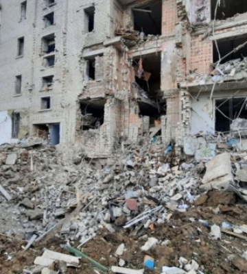 На Миколаївщині окупанти вдарили ракетою по цивільному будинку: 9 поранених, серед них діти (Відео)