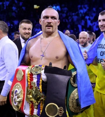 Усик получил специальный пояс от WBC