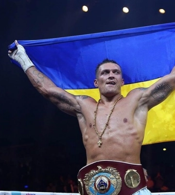 Велика перемога Усика. Як відреагували політики та соцмережі 