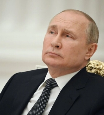 Путин отказался отводить войска из Херсона и лично руководит войной против Украины — NYT