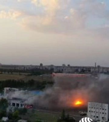 В окупованому Донецьку горить склад російських боєприпасів (відео)