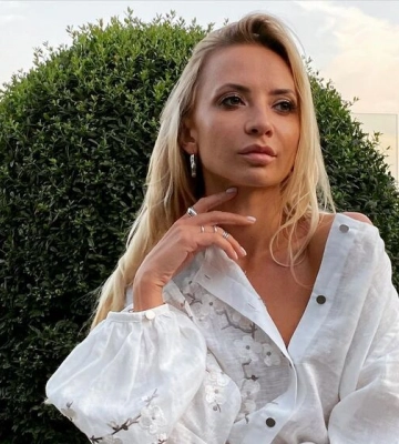&quot;Какая серьезная женщина&quot;. Сопонару показала свои новые фото и призвала помочь детскому центру в Чернигове