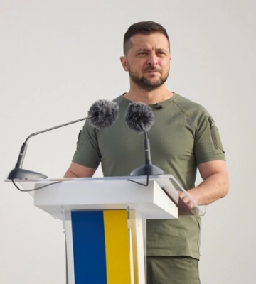 Зеленский поздравил украинцев с Днем Государственного Флага (видео)
