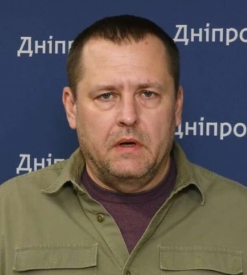 У Дніпрі вибухи: уламки ракети впали на будинки