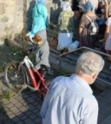 На Львівщині люди у військовій формі влаштували провокацію біля захопленого храму УПЦ