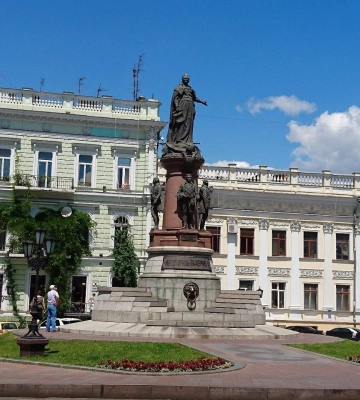 В Одессе стартовал электронный опрос об участи памятника Екатерине