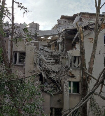 Соцмережі: У Кадіївці знищено базу окупантів у готелі Донбас — фото
