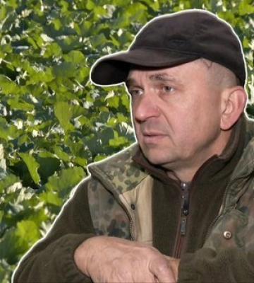 «Маєш або бути у війську, або допомагати»: волинський фермер господарює на землі та волонтерить