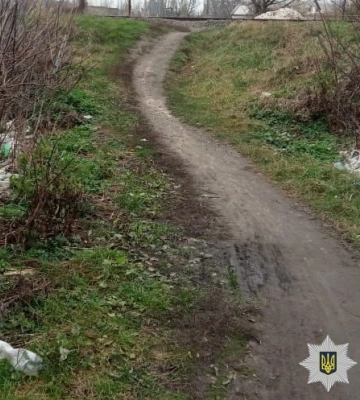 На Полтавщині на смітнику знайшли живе немовля