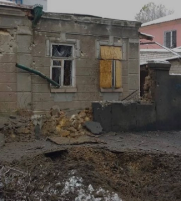 Ворог зранку обстріляв Херсон, є загиблі та поранений