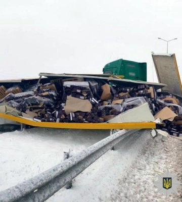 ДТП під Полтавою: рух на трасі Київ-Харків ускладнений