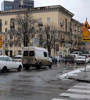 У Дніпрі через погодні умови на дорогах утворилися затори
