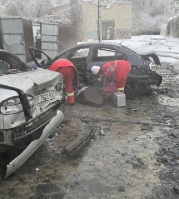 Обстріл автостоянки у Херсоні: кількість поранених зросла до двох