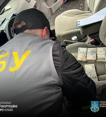 Бізнесмен намагався дати хабар у 200 тисяч гривень командувачу оперативно-стратегічного угруповання військ «Одеса», – НАБУ