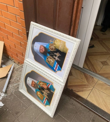 У черкаському монастирі знайшли російську літературу і зображення Гундяєва (ФОТО)