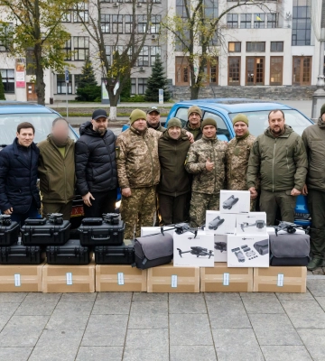Харків&#039;яни передали військовим 92-ї бригади 15 дронів Mavic