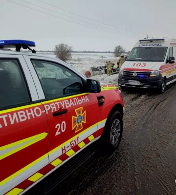 На Миколаївщині сталася ДТП на засніженій дорозі - один з водіїв у реанімації