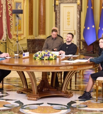 Переговори про членство в ЄС: Зеленський очікує "потужного рішення" у грудні