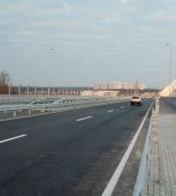 Стабільний рух новим мостом через річку Ірпінь