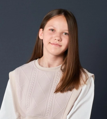 &quot;Бєжа шпигунка&quot;: у світ вийшла перша художня книга 11-річна школярки з Рівненщини