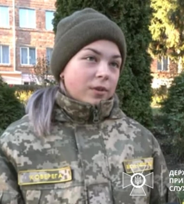 Донька загиблого військового з Чернівців в 15 років вдягла однострій та мріє стати прикордонником