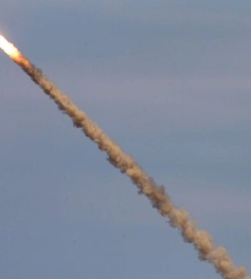 РФ нанесла ракетный удар по Запорожью: повреждены частные дома