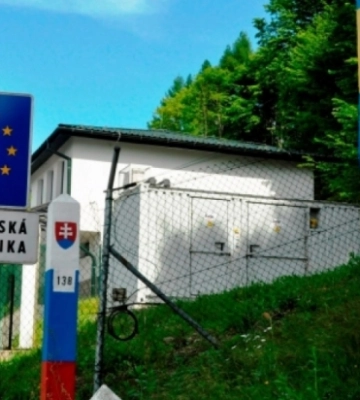 Словацькі перевізники розпочали блокування руху вантажівок на кордоні з Україною