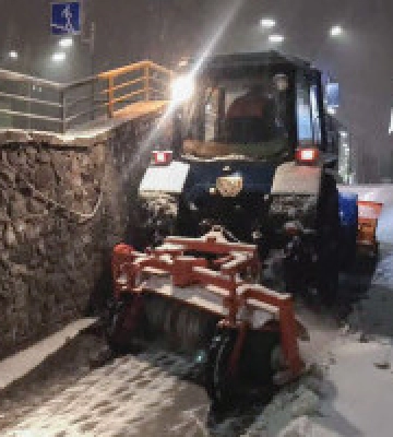 У Києві для розчищення снігу залучено майже 300 одиниць техніки