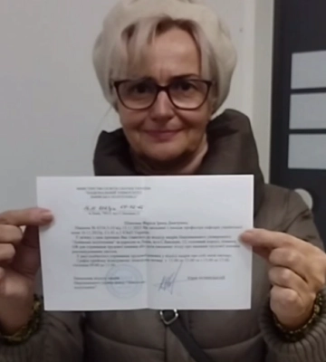 Ірина Фаріон отримала документ про своє звільнення (відео)