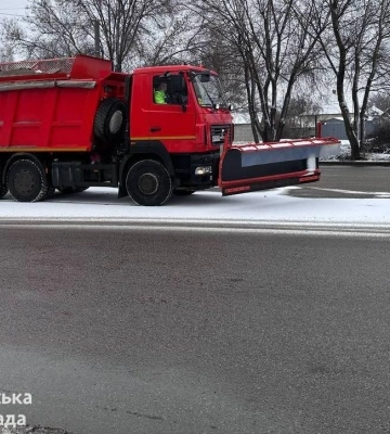 Через ожеледицю в Дніпрі багато аварій: які ділянки краще об&#039;їхати