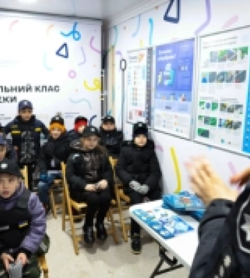 У Миколаєві поліцейські та надзвичайники провели навчання для школярів