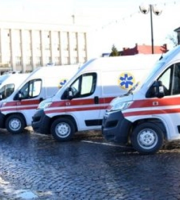 Закарпаття отримало 10 нових автомобілів швидкої допомоги