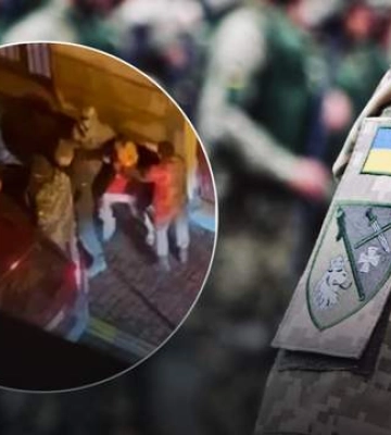 Во Львове люди в военной форме затолкали мужчину в авто: как отреагировали в ТЦК