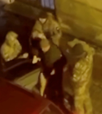 Во Львове очередной скандал с участием ТЦК: мужчину &quot;запаковали&quot;, а у женщины выбили из рук телефон
