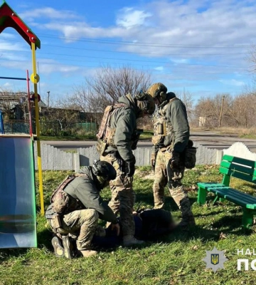 В Волновахском районе житель Днепропетровщины торговал наркотиками и хранил боеприпасы